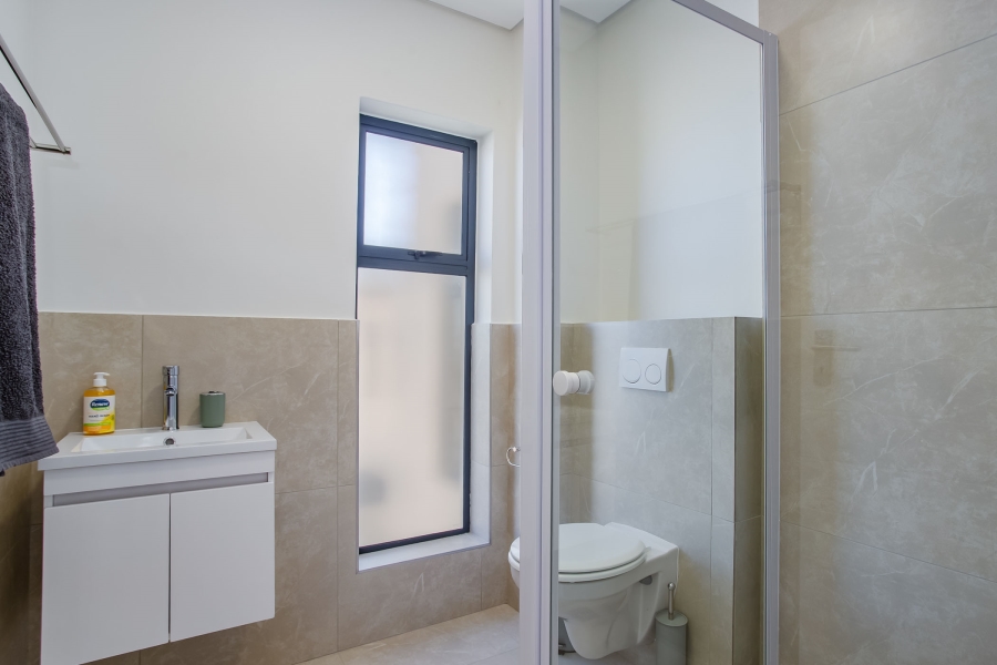 To Let 3 Bedroom Property for Rent in Honeydew Country Estate Western Cape